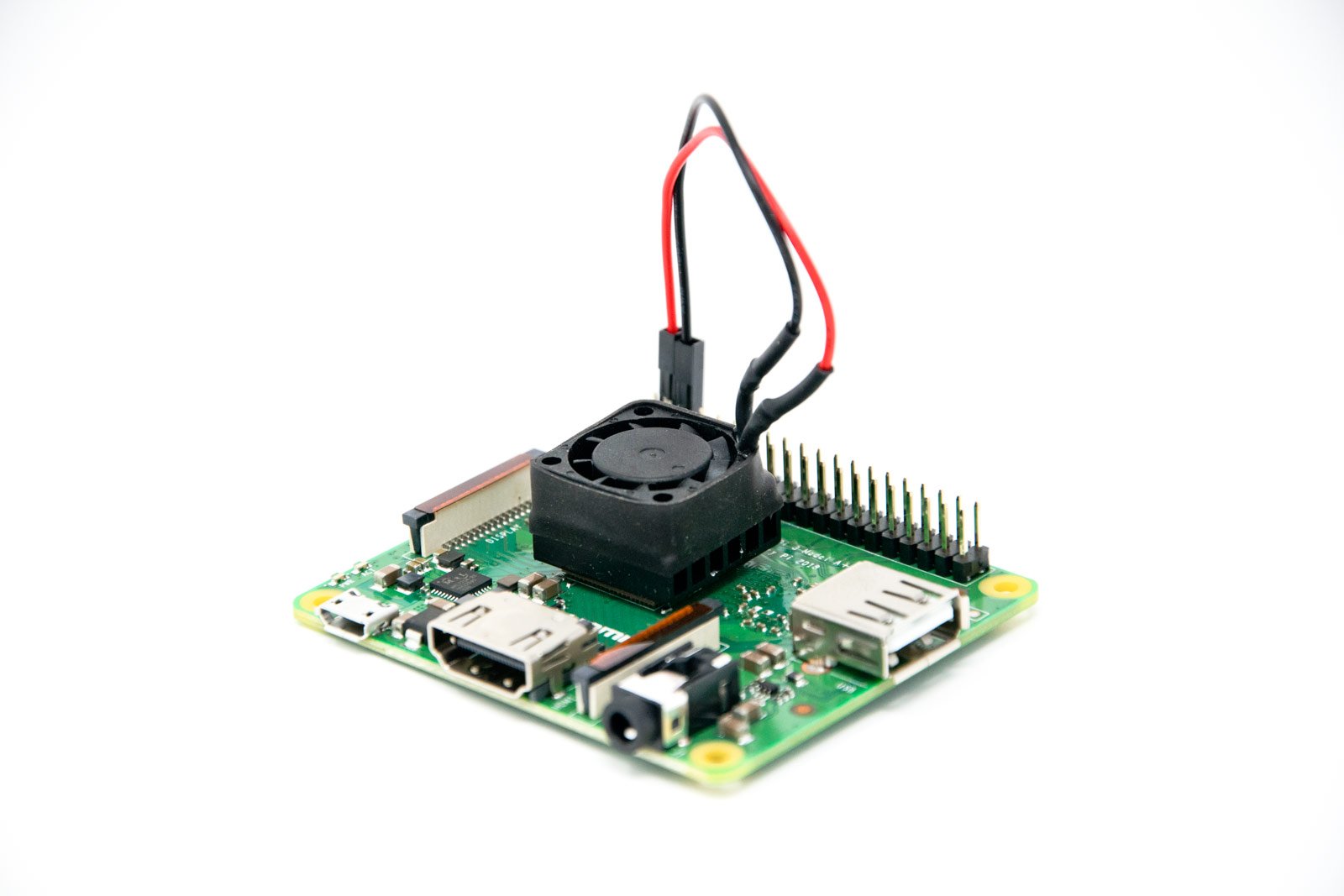 Anschließen des pi3g aktiv gekühlten Raspberry Pi 3B+ / 3A+