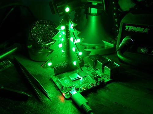 3D RGB Xmas Tree for Raspberry Pi