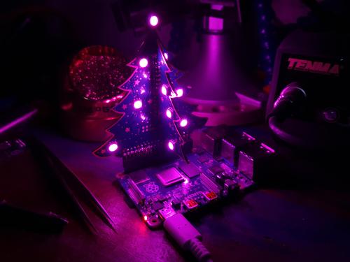 3D RGB Xmas Tree for Raspberry Pi