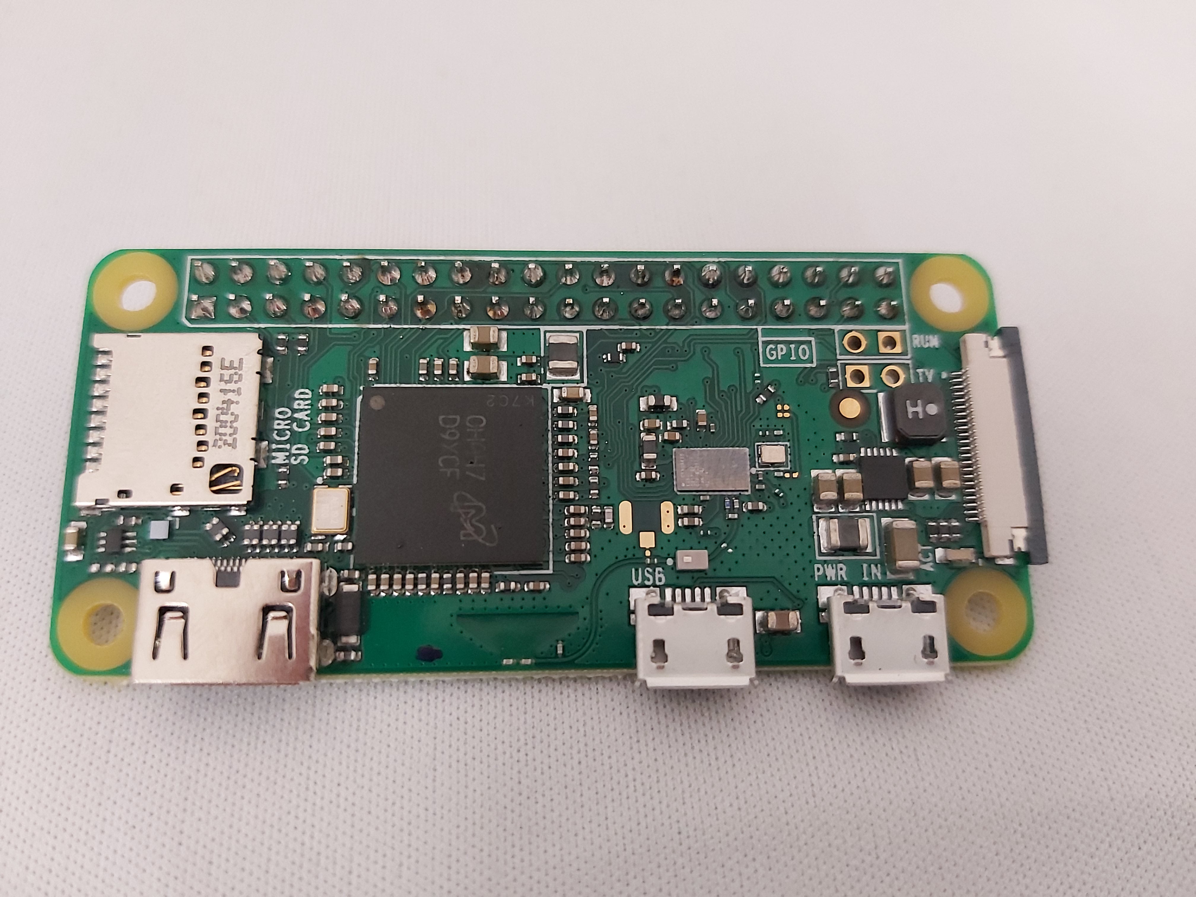 Pi Zero W mit Buchsenleiste bestückt